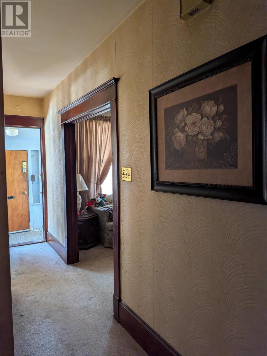 Property 8 of 39 of 5655 MACARA Street N