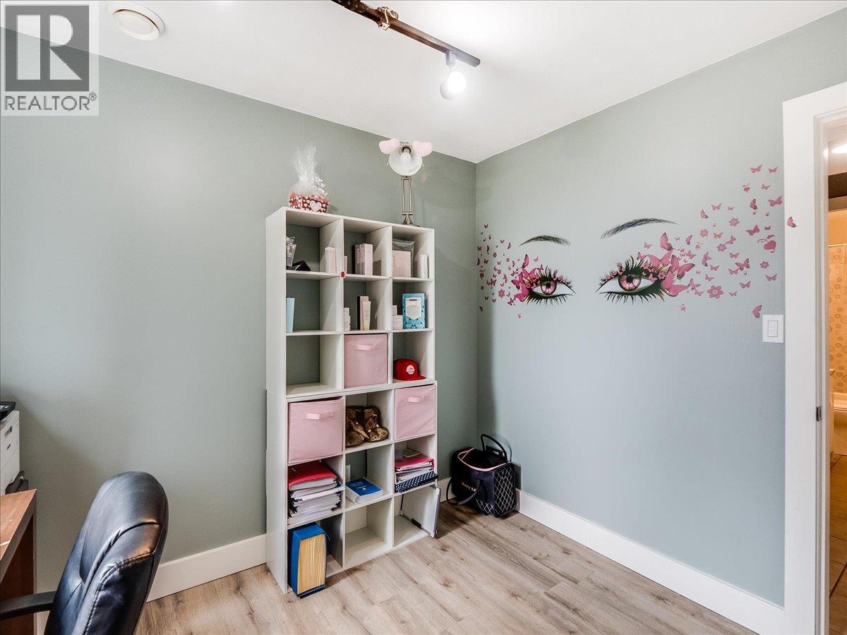 601 12TH AVENUE - 17