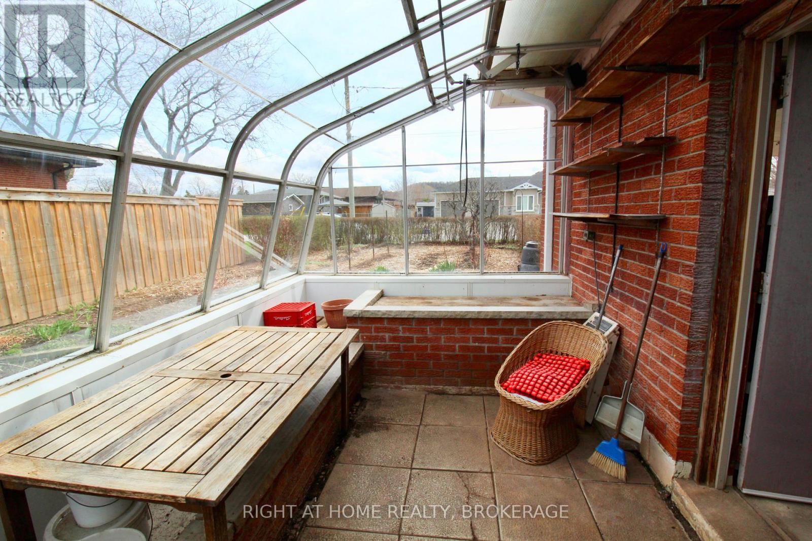 12 LORNE AVENUE — photo 30