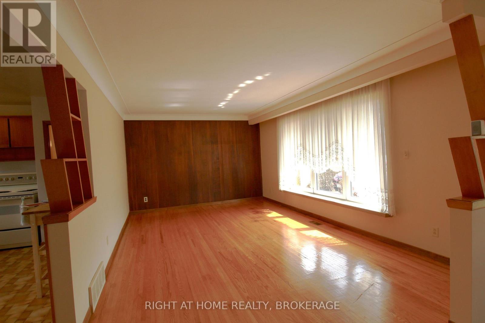 12 LORNE AVENUE — photo 4