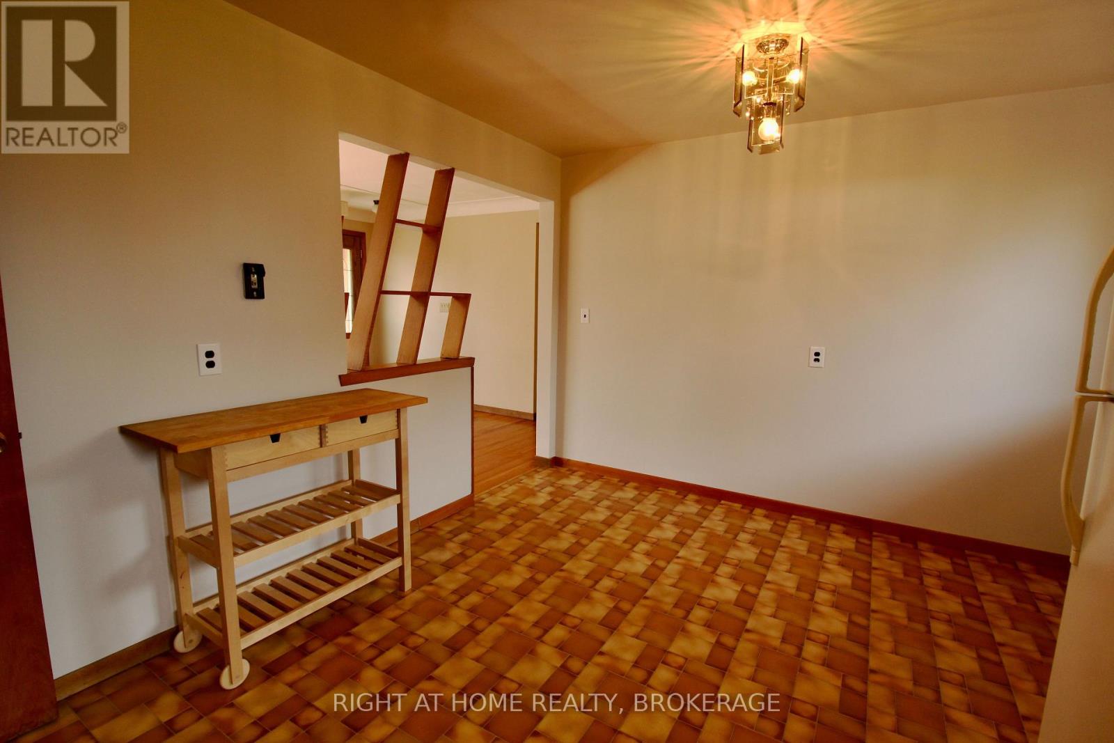 12 LORNE AVENUE — photo 7