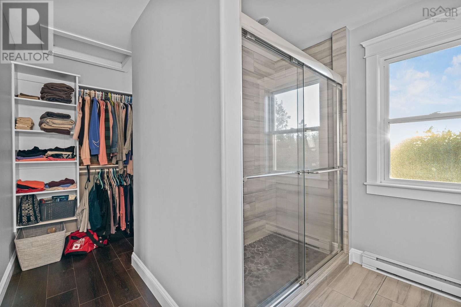 196 Confederation Avenue - 21
