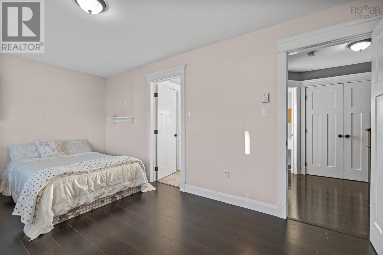 196 Confederation Avenue - 25