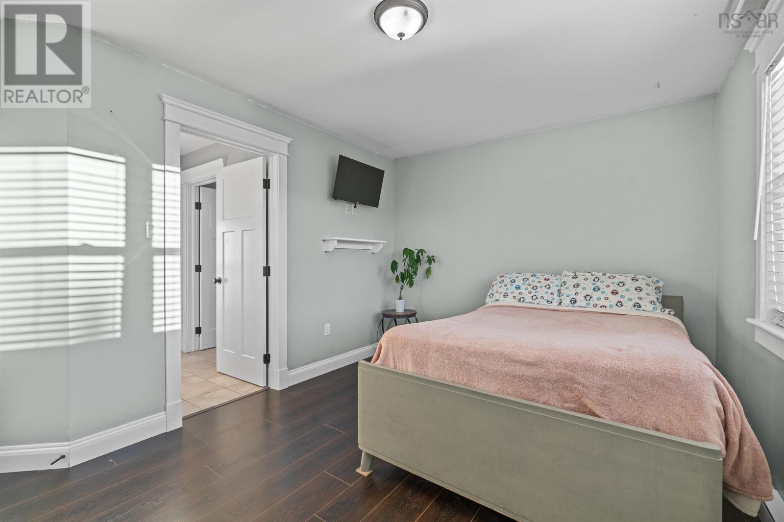 Property 29 of 41 of 196 Confederation Avenue