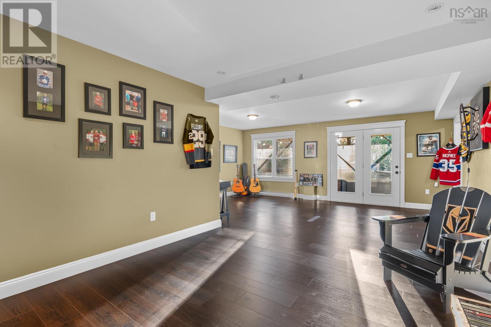 196 Confederation Avenue - 33