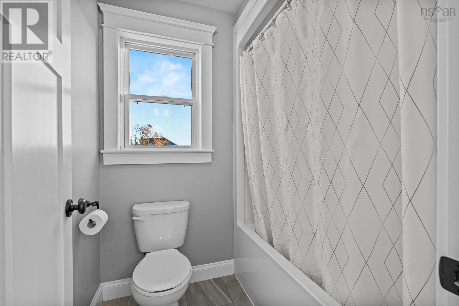 Property 27 of 41 of 196 Confederation Avenue