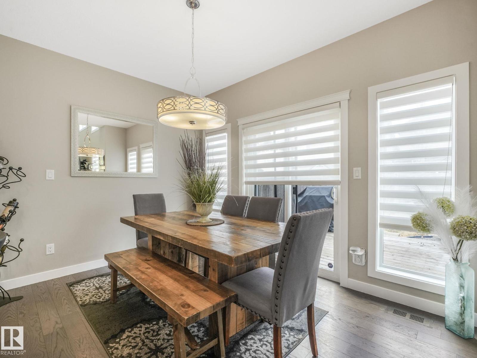 15835 10 AV SW, Edmonton