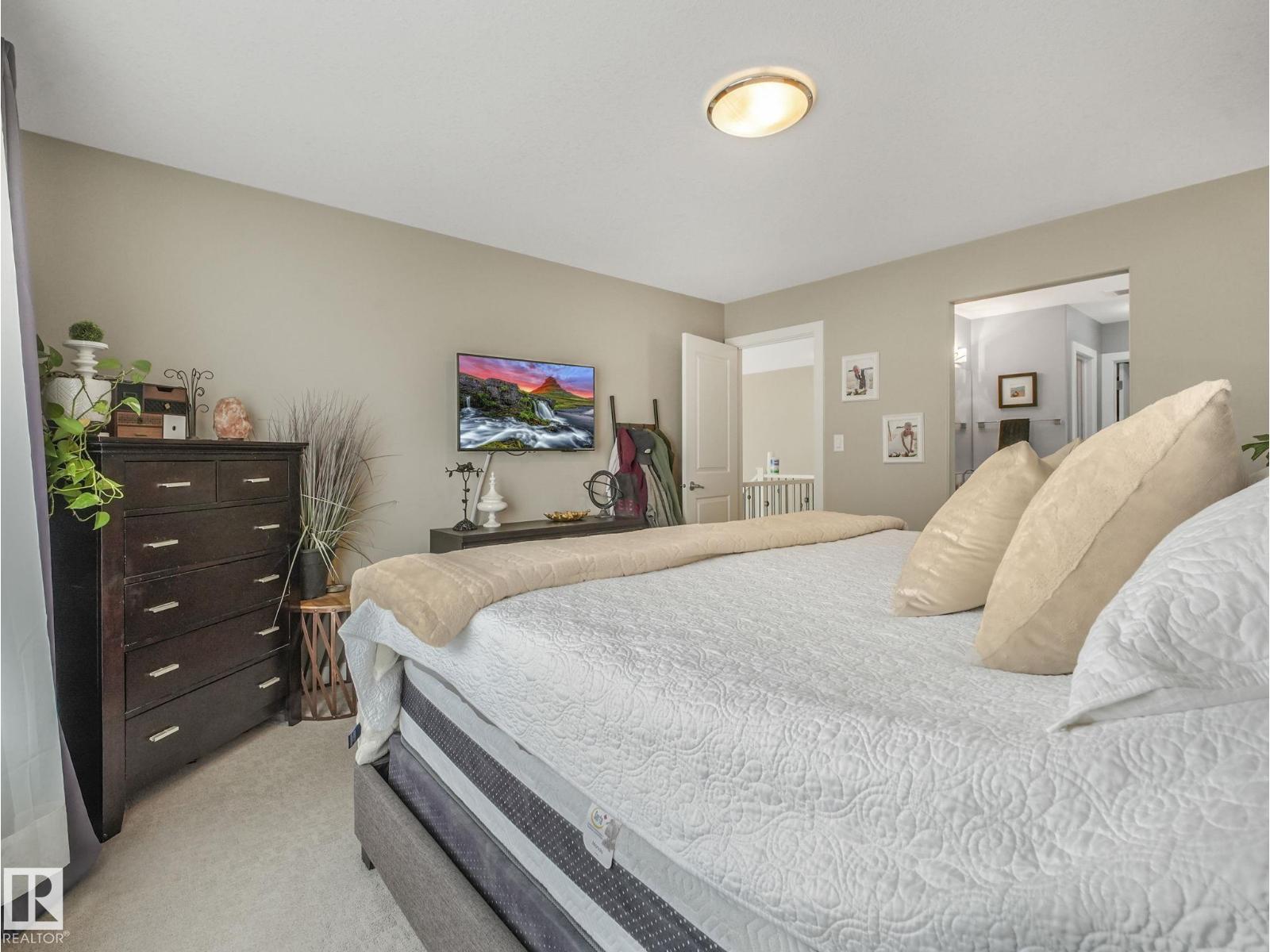 15835 10 AV SW, Edmonton