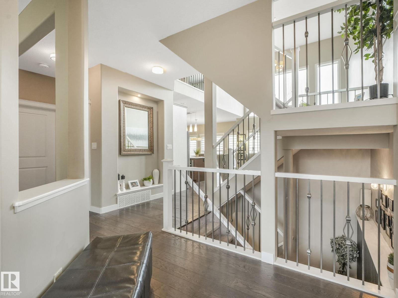 15835 10 AV SW, Edmonton