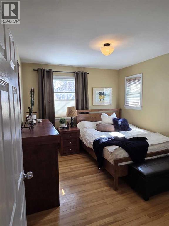 Single Family House Bungalow for Sale in   Avenue NE Winston Heights/Mountview Calgary 