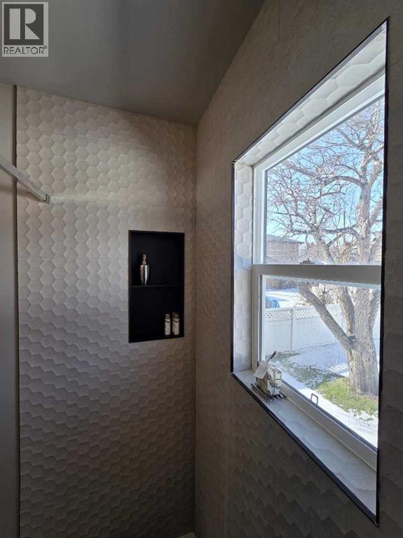 Single Family House Bungalow for Sale in   Avenue NE Winston Heights/Mountview Calgary 