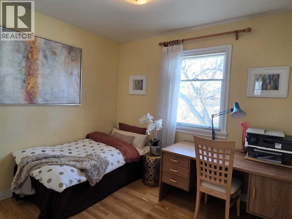 Single Family House Bungalow for Sale in   Avenue NE Winston Heights/Mountview Calgary 