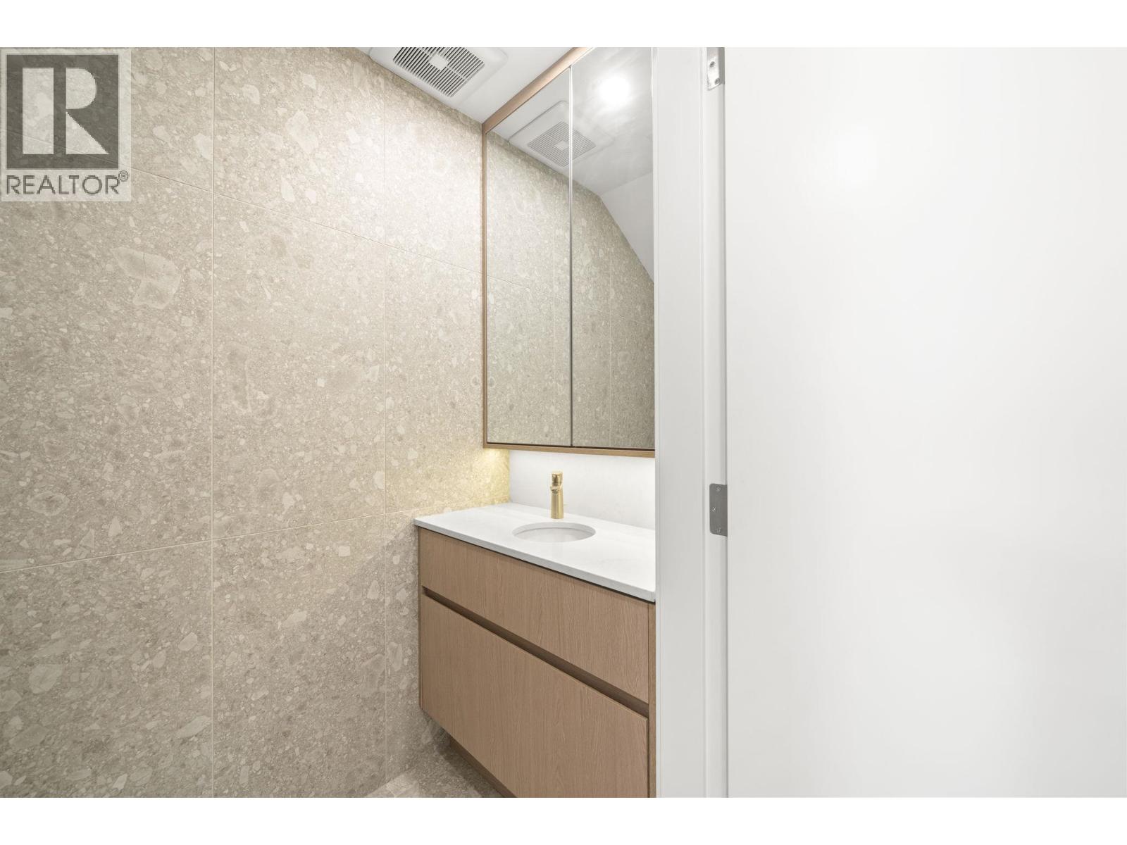 106 5212 CAMBIE STREET, Vancouver