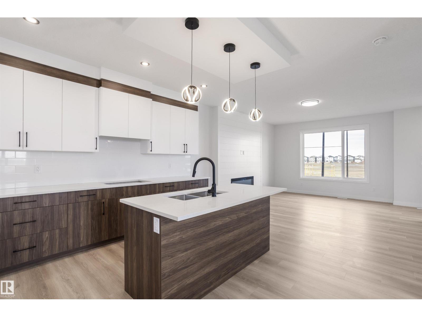 258 Black stone DR, Leduc