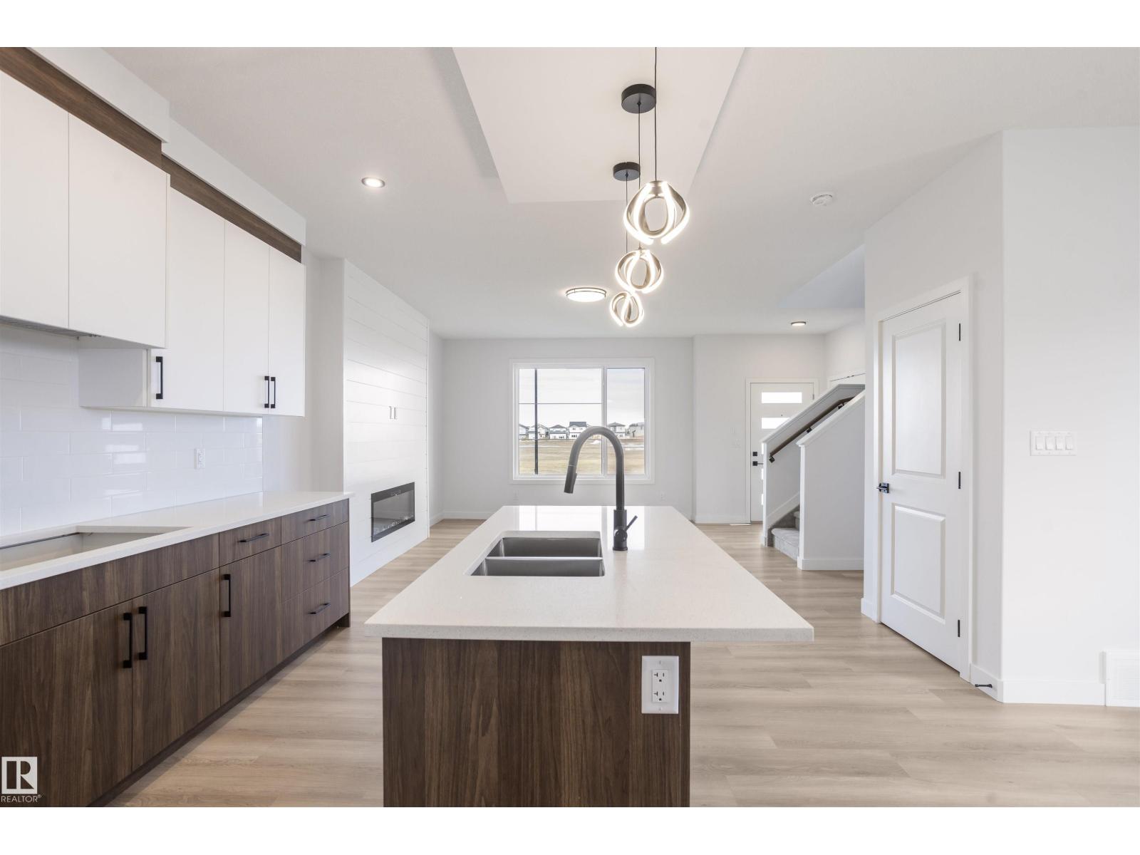 258 Black stone DR, Leduc