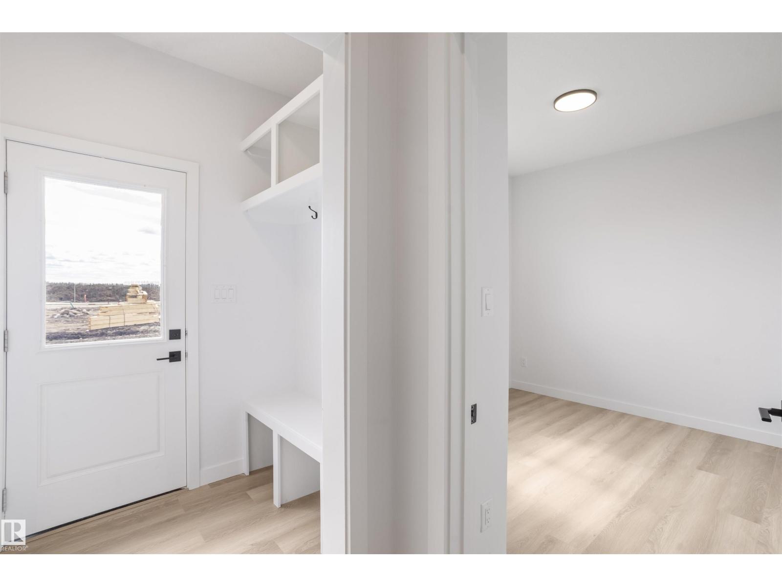 258 Black stone DR, Leduc