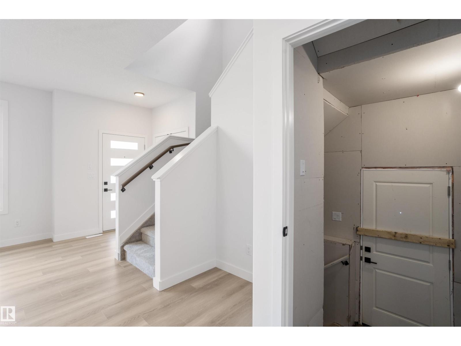 258 Black stone DR, Leduc