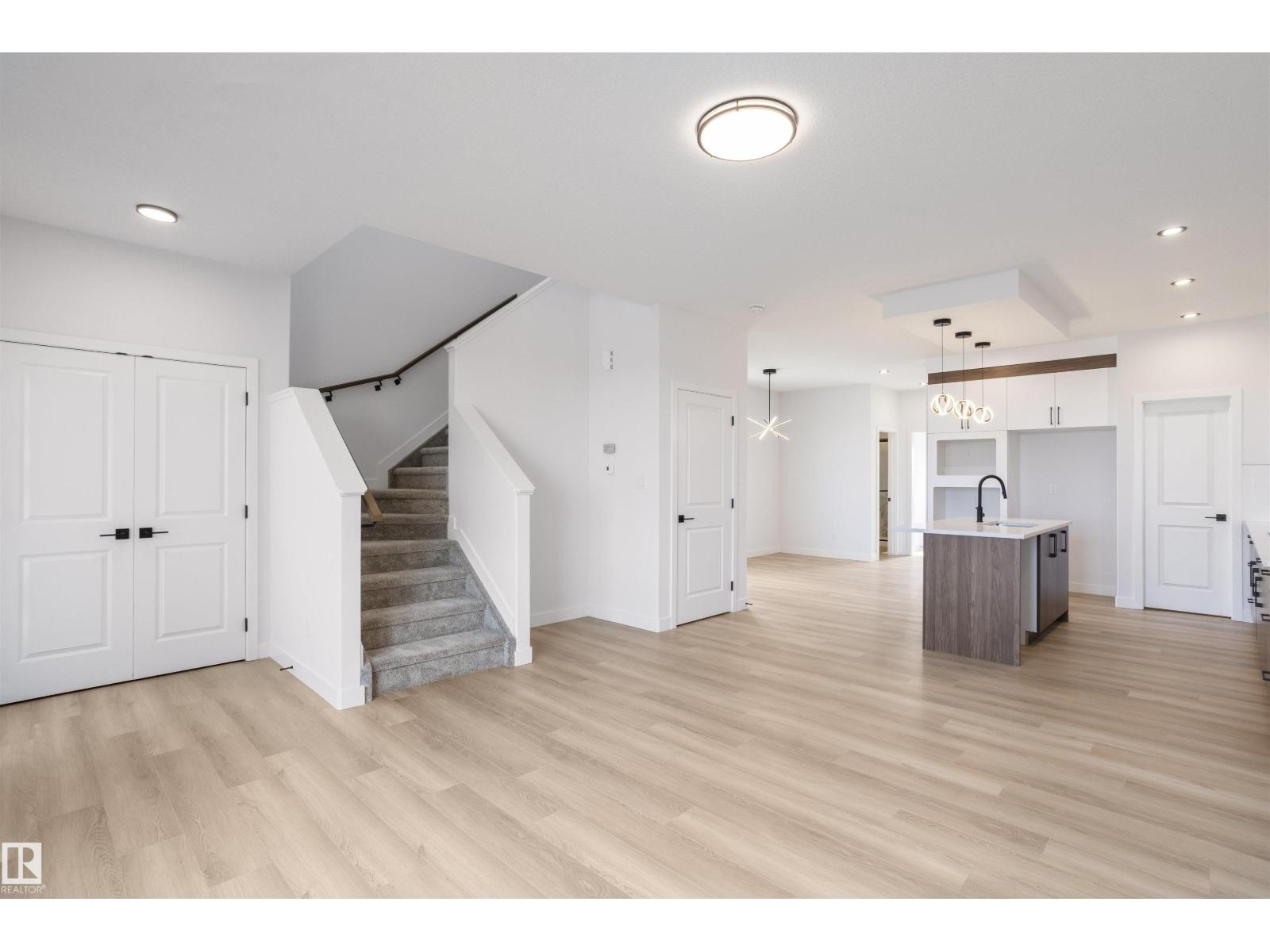 258 Black stone DR, Leduc