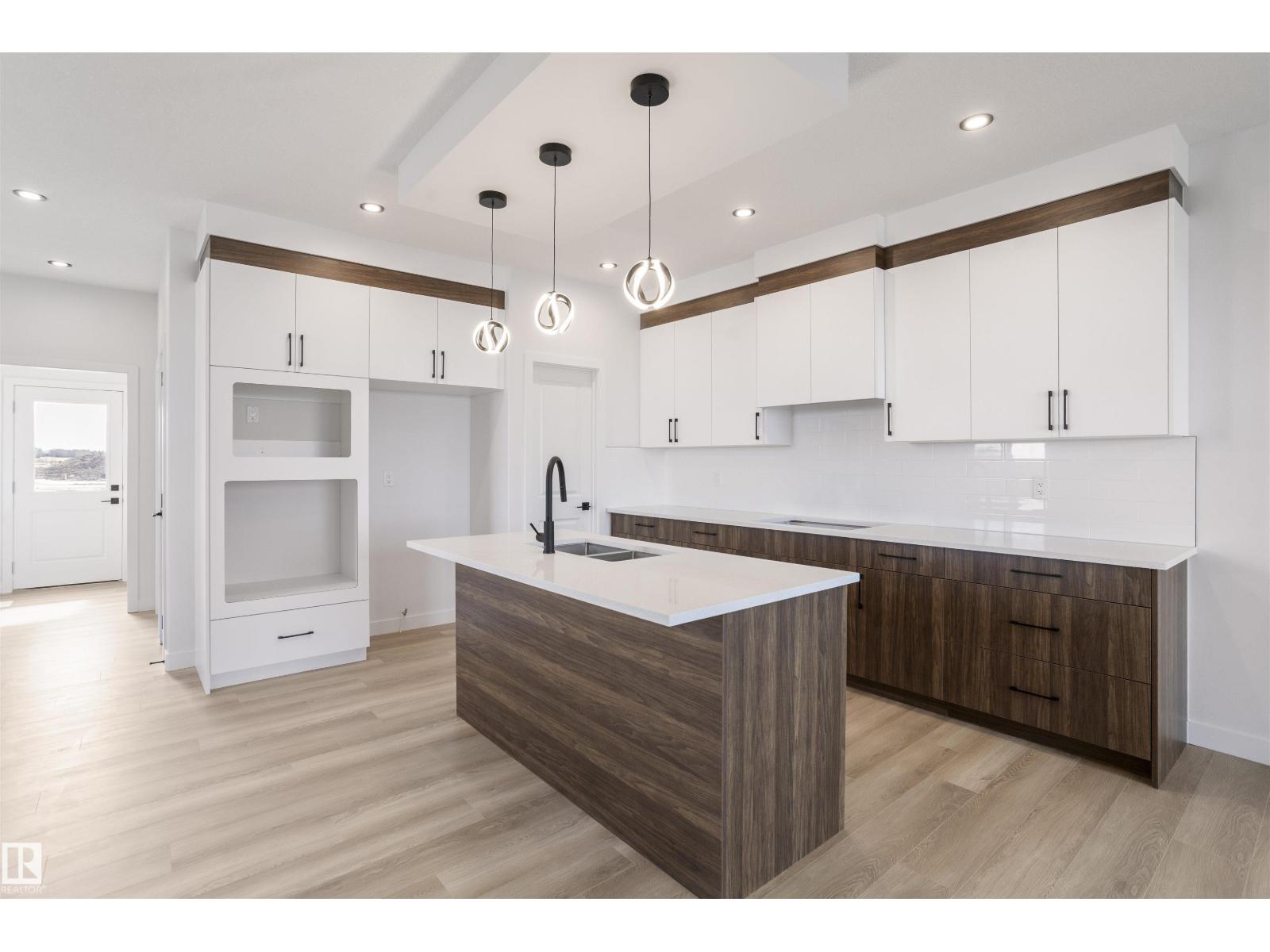 258 Black stone DR, Leduc