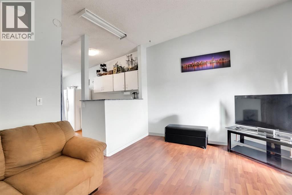 Single Family House Bi-level for Sale in   Huntsville Crescent NW Huntington Hills Calgary 