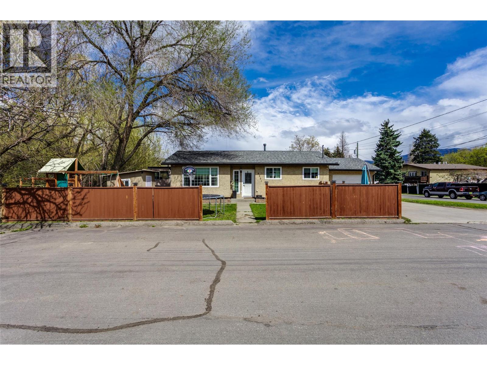  4501 16 Avenue, Vernon