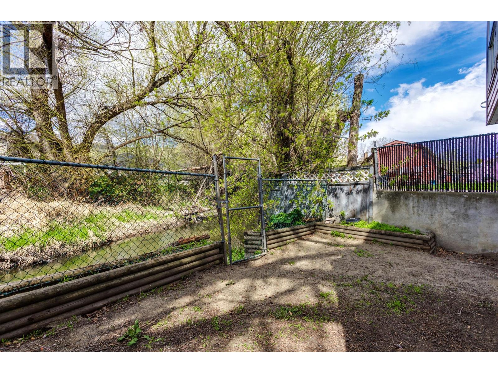  4501 16 Avenue, Vernon