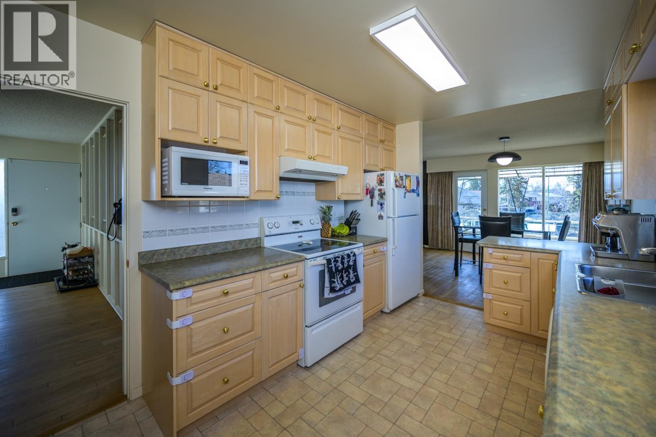 1573 EDMONTON STREET - 10