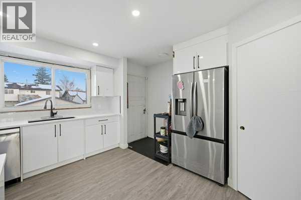 171 RUNDLEFIELD CRESCENT NE - 12