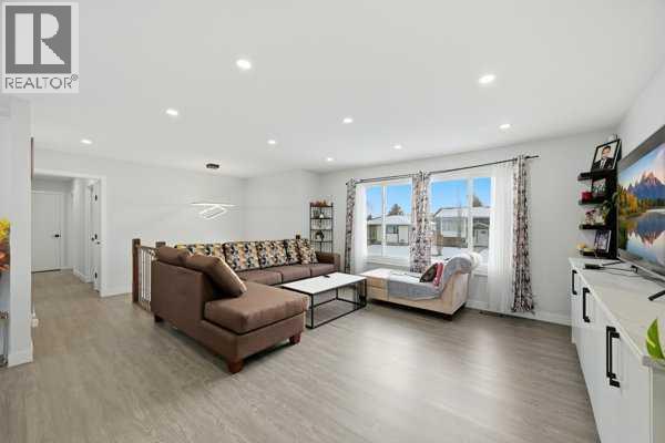 171 RUNDLEFIELD CRESCENT NE - 17