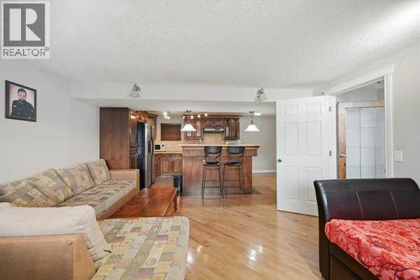 171 RUNDLEFIELD CRESCENT NE - 27