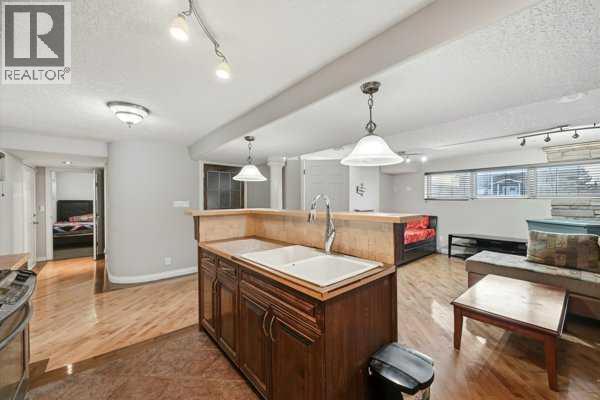 171 RUNDLEFIELD CRESCENT NE - 30