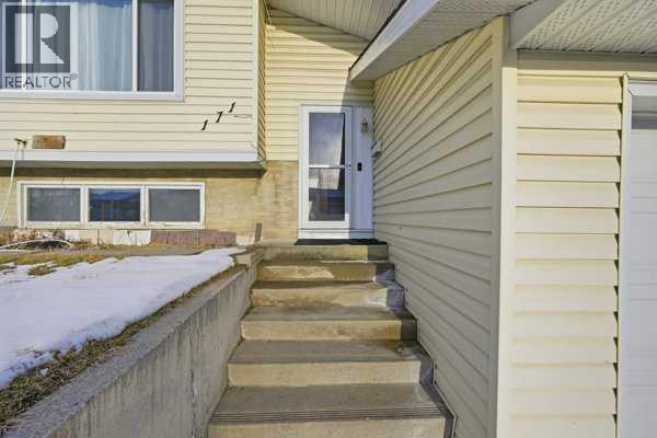 171 RUNDLEFIELD CRESCENT NE - 4
