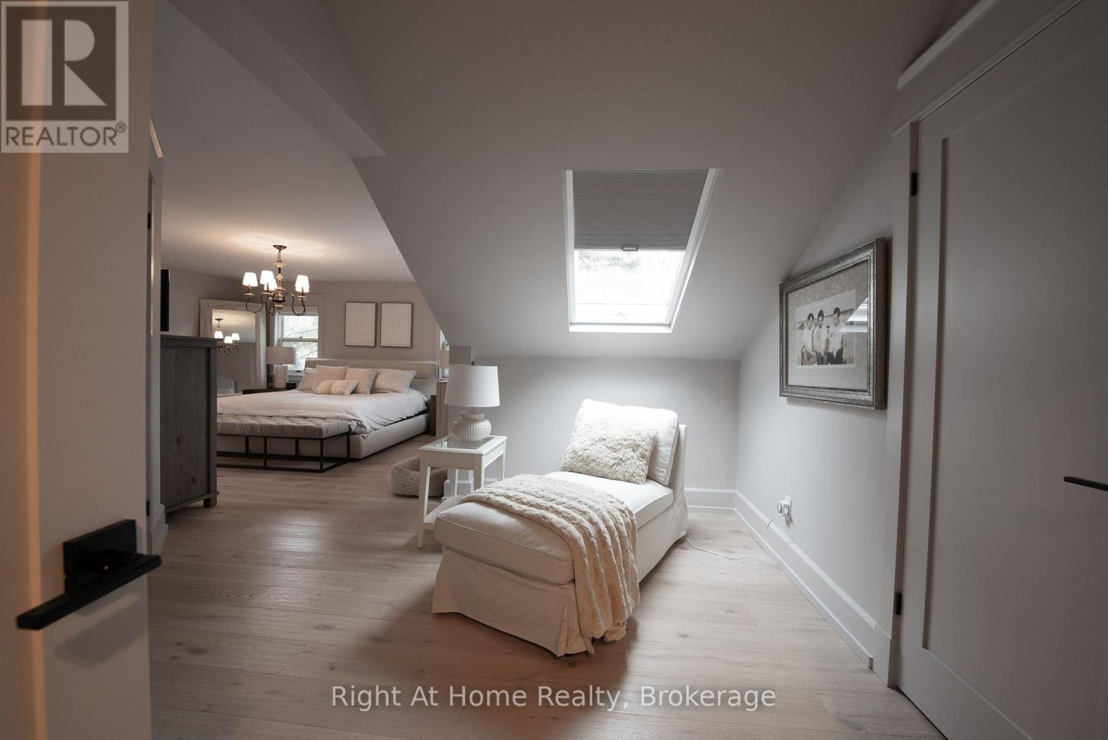 139 ALLAN STREET — photo 23