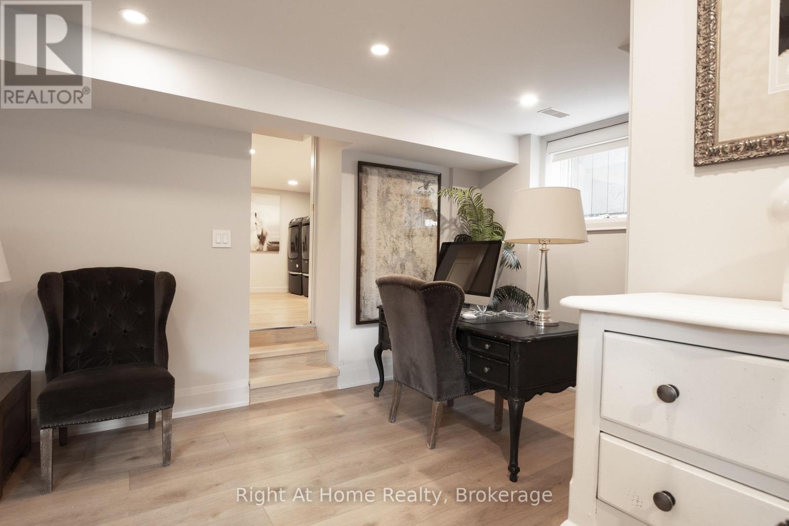 139 ALLAN STREET — photo 32