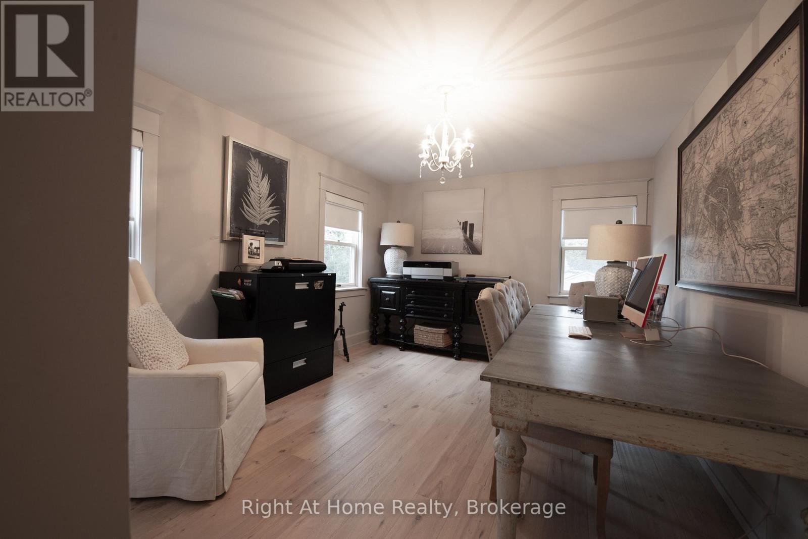 139 ALLAN STREET — photo 29