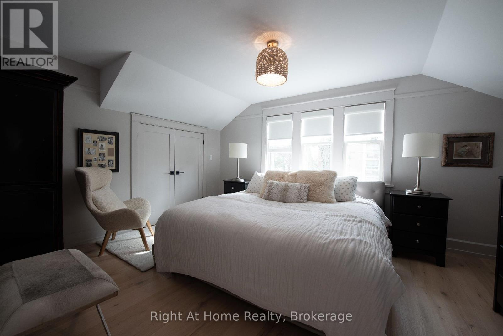 139 ALLAN STREET — photo 28