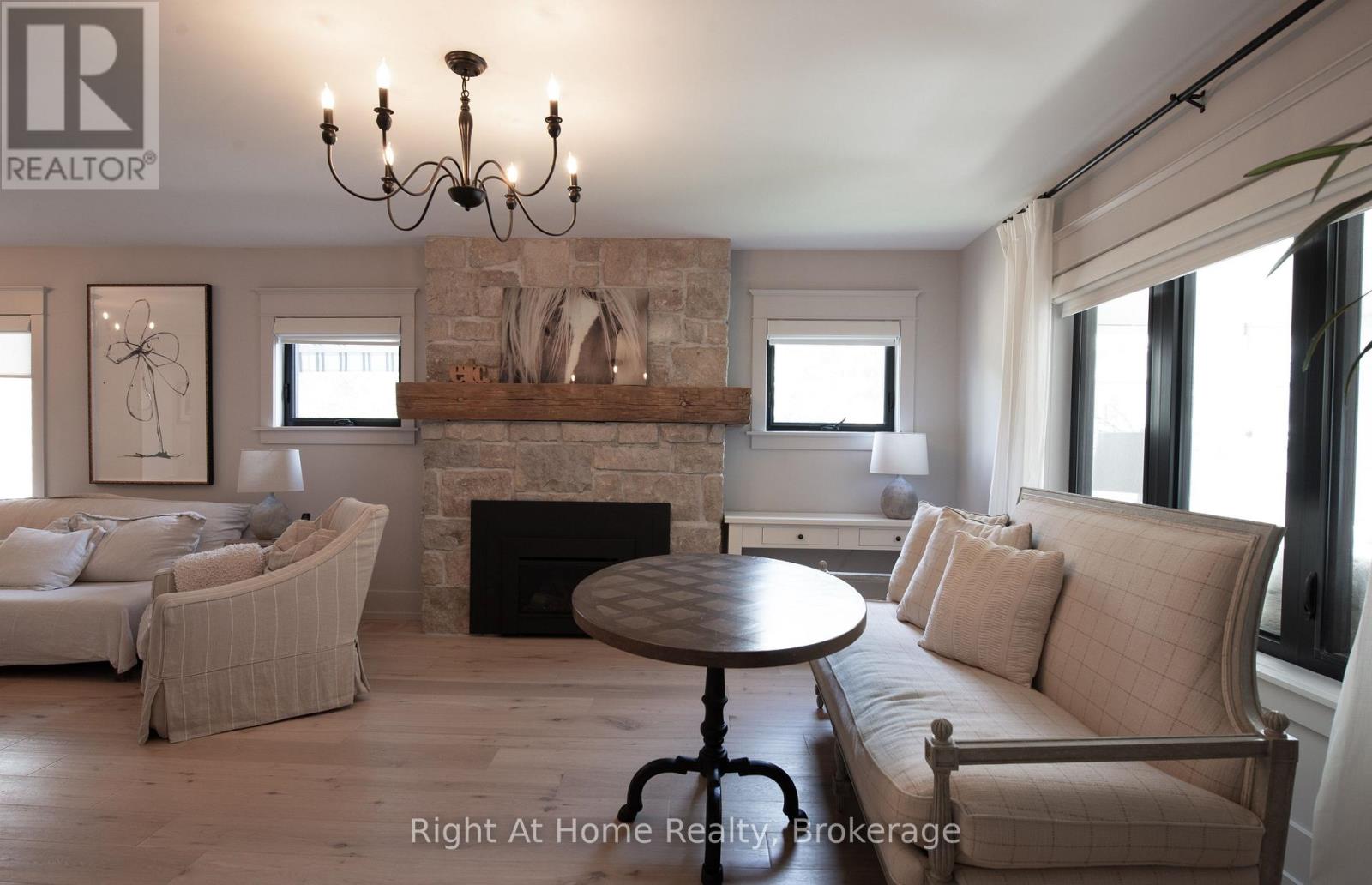 139 ALLAN STREET — photo 6