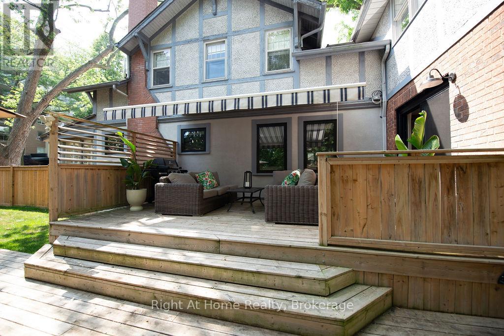 139 ALLAN STREET — photo 36