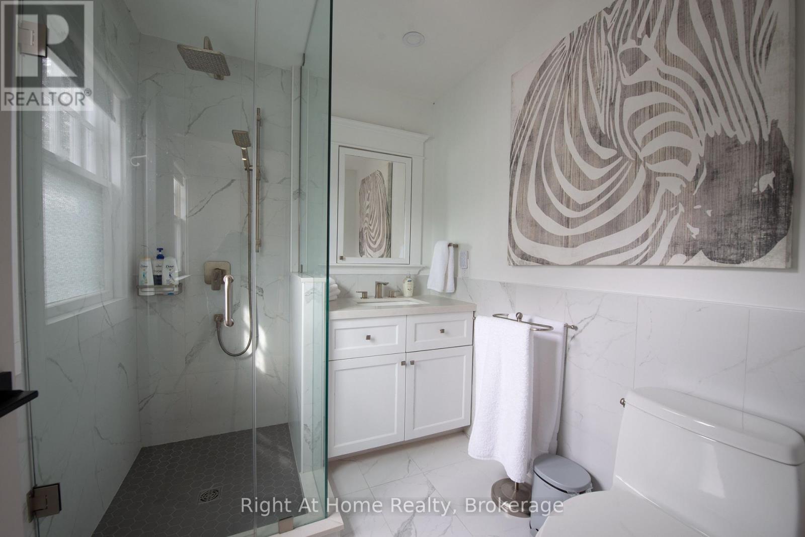 139 ALLAN STREET — photo 30