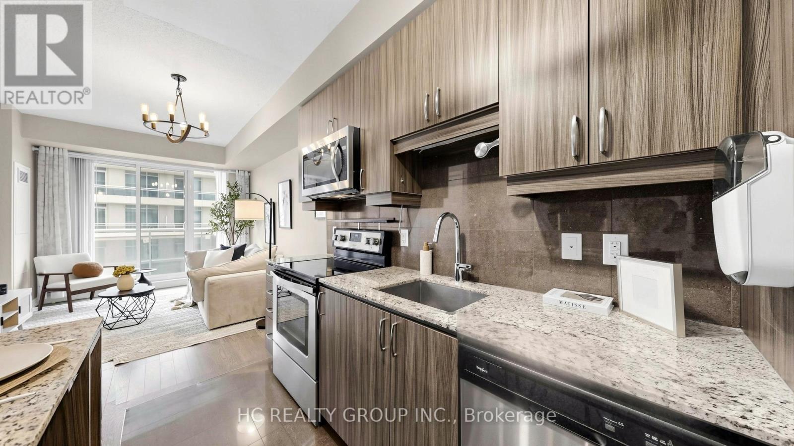 #907 9205 YONGE STREET - 12