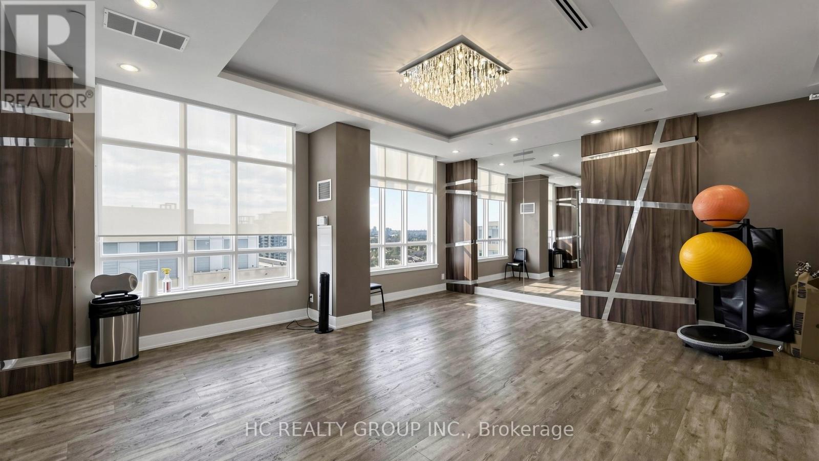 #907 9205 YONGE STREET - 26