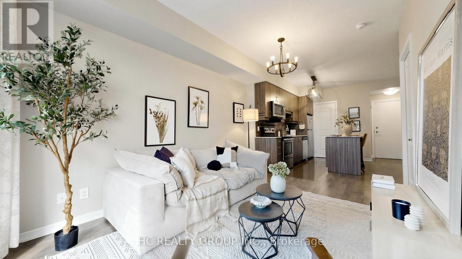 #907 9205 YONGE STREET - 9
