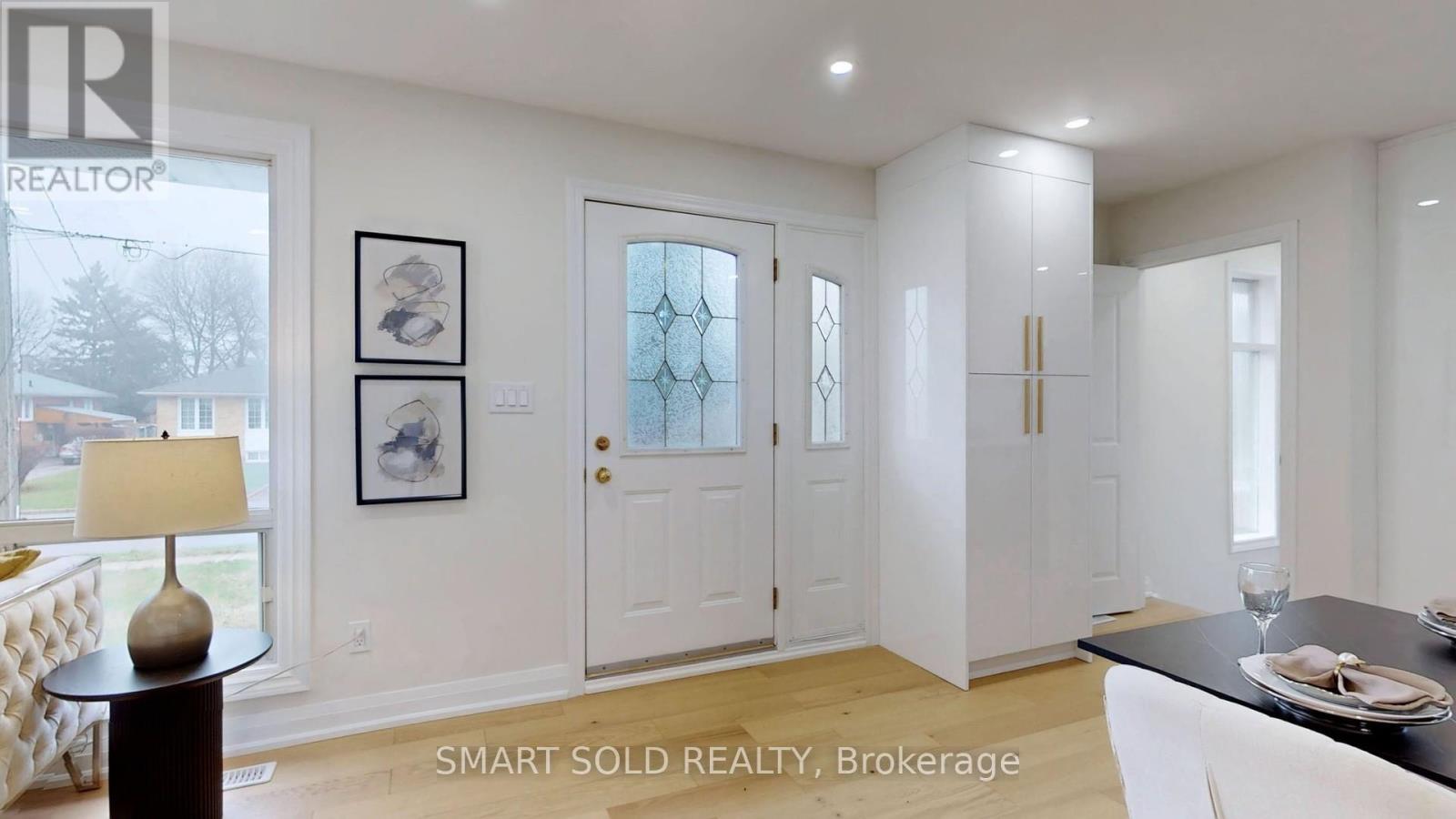 439 FERNLEIGH CIRCLE N - 11