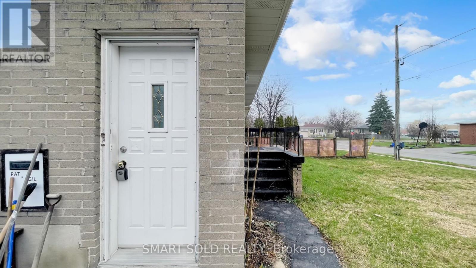 439 FERNLEIGH CIRCLE N - 36