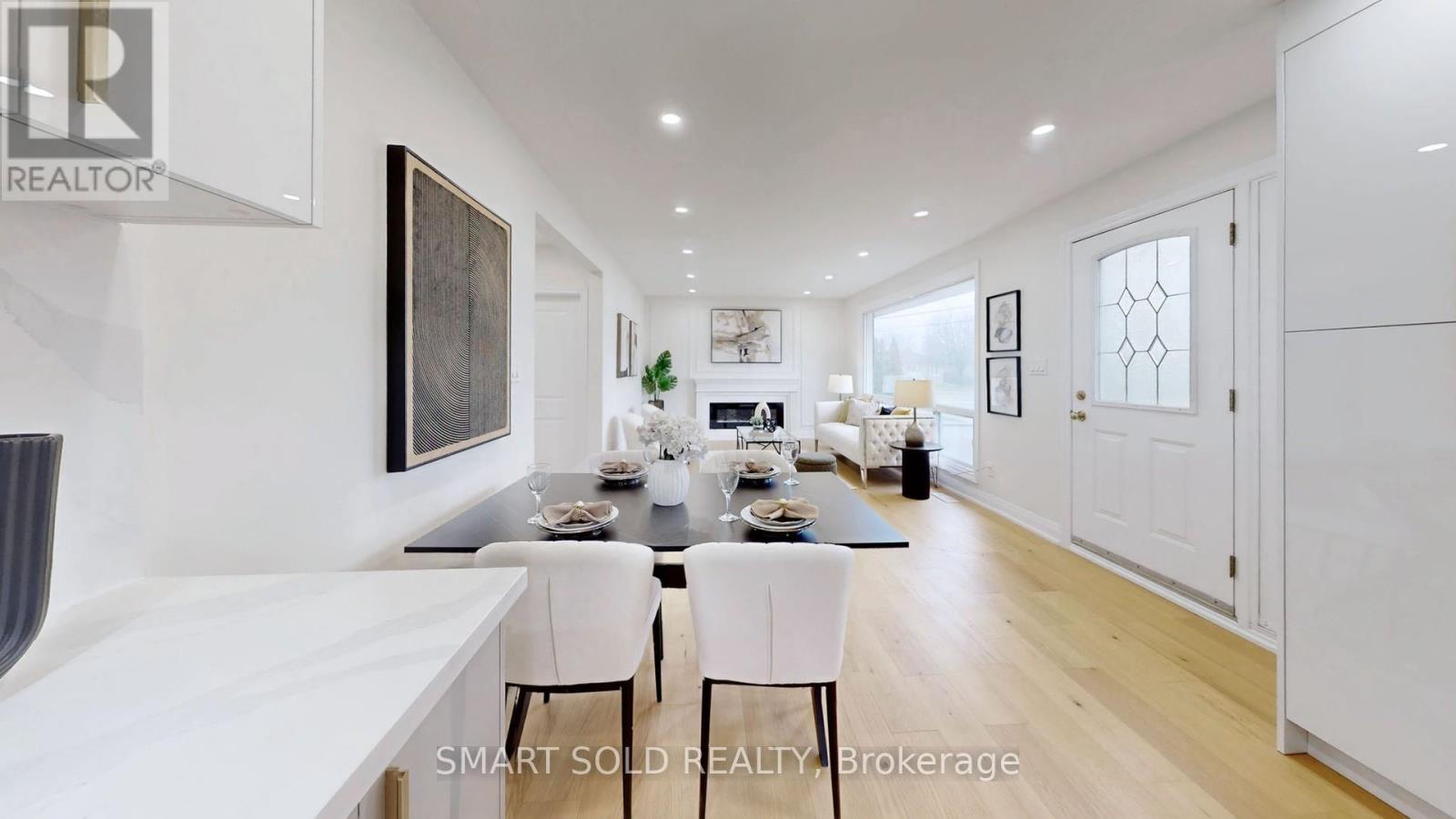 439 FERNLEIGH CIRCLE N - 9