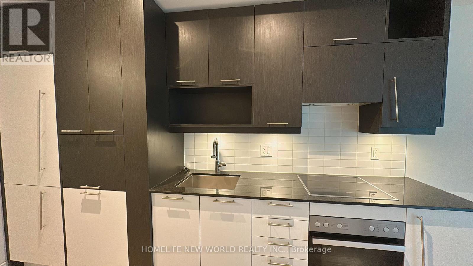 #402 30 NELSON STREET - 12