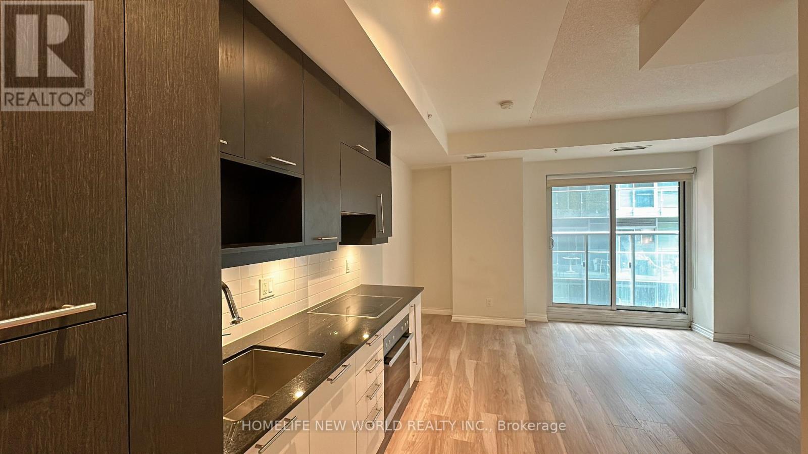 #402 30 NELSON STREET - 9
