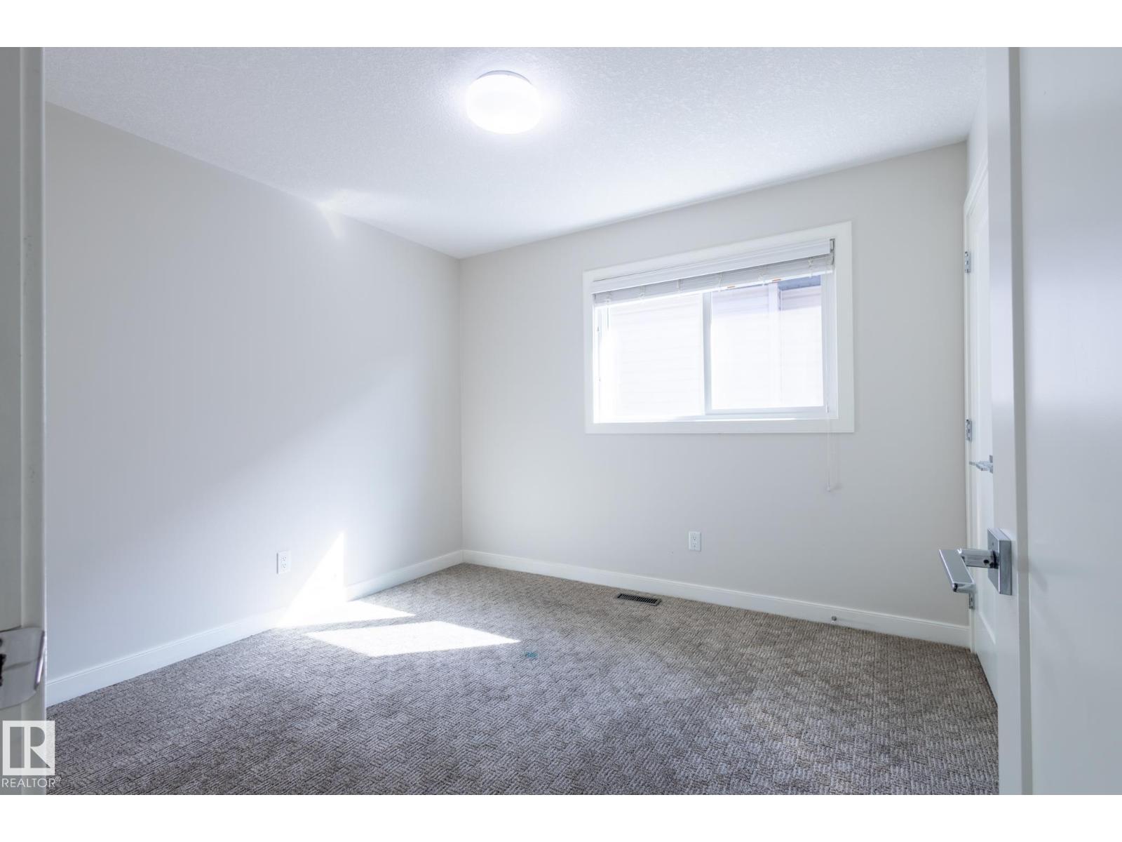 12212 124 ST NW, Edmonton