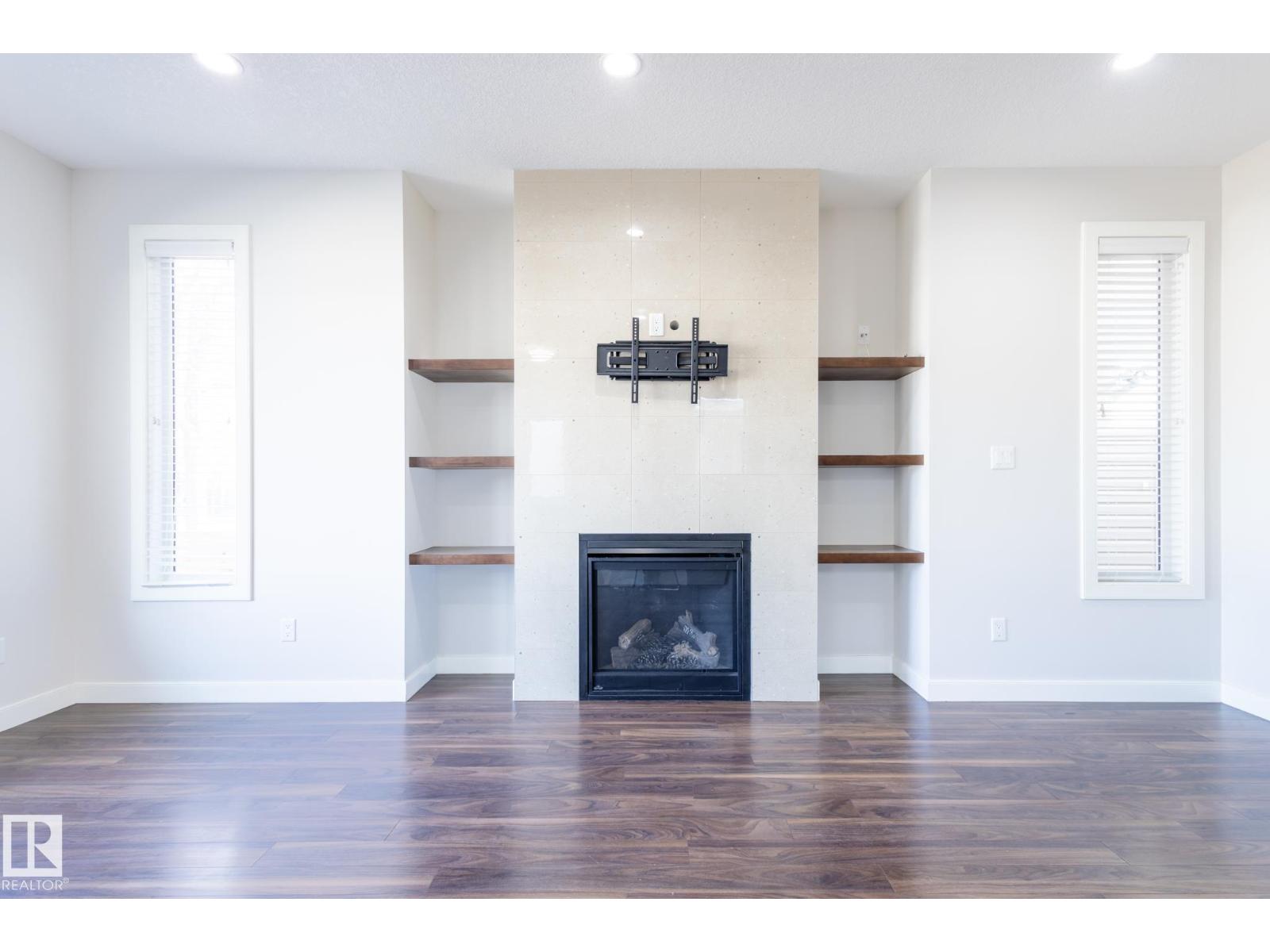 12212 124 ST NW - 9