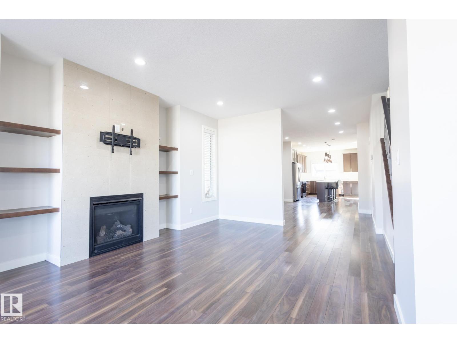 12212 124 ST NW, Edmonton